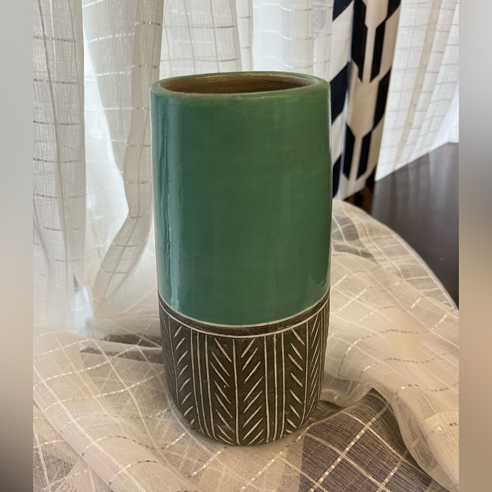 Threshold Vase 🌺